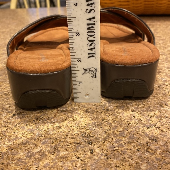 Rockport AdiPrene by Adidas Brown Sandals 7.5 With FLAWS Loose Threads etc. - Picture 5 of 17